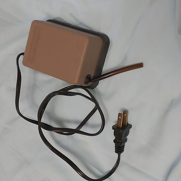 Second Nature Challenger I Aquarium Air Pump - Picture 2 of 4